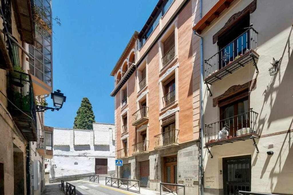 Luxe Haven In Granada Apartment Luaran gambar