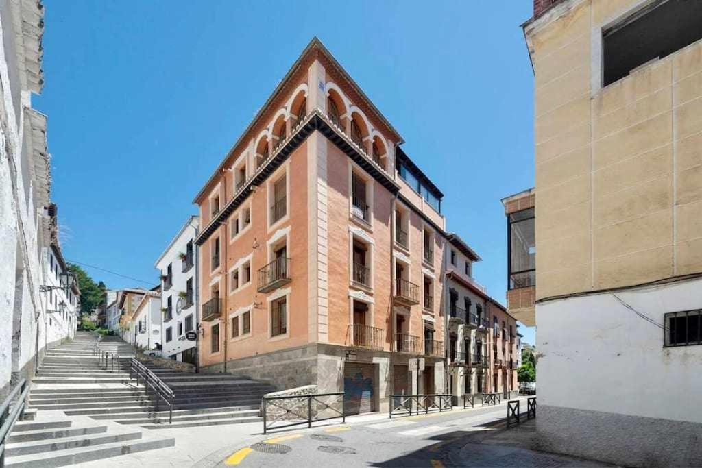 Luxe Haven In Granada Apartment Luaran gambar